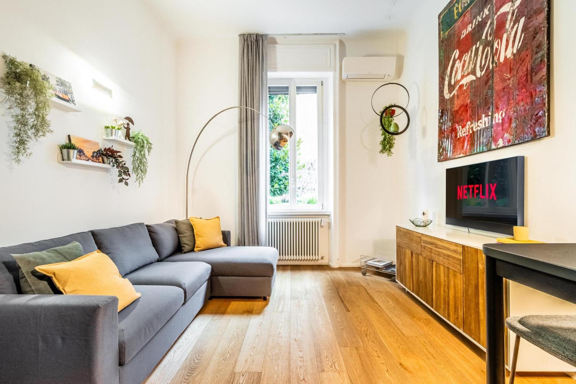 Апартаменты Goldoni House - Duomo 2 K M - Porta Venezia - Linate Милан Экстерьер фото